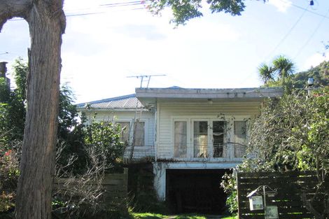 Photo of property in 6 Hinau Street, Eastbourne, Lower Hutt, 5013