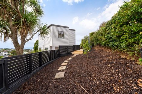 Photo of property in 3/433a East Coast Road, Mairangi Bay, Auckland, 0630