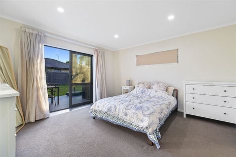 Photo of property in 37 Whitney Place, Rototuna North, Hamilton, 3210