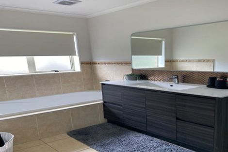 Photo of property in 80 Gracechurch Drive, Flat Bush, Auckland, 2016