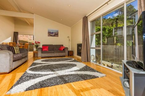 Photo of property in 3 Reynolds Place, Torbay, Auckland, 0630