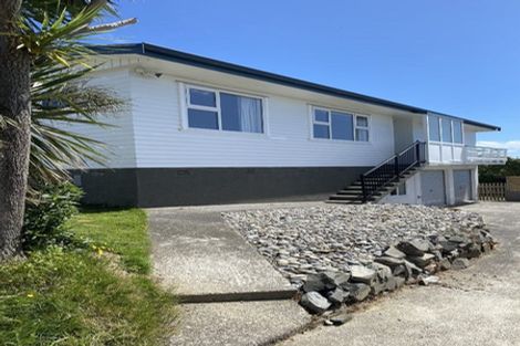 Photo of property in 7 Carluke Street, Paparangi, Wellington, 6037