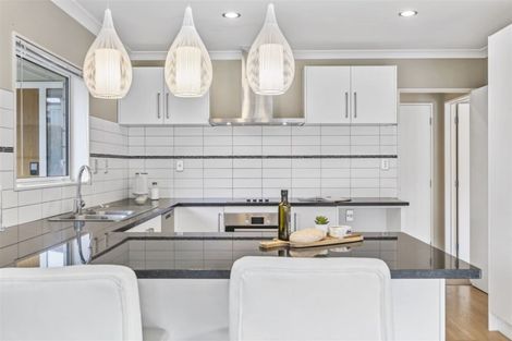 Photo of property in 51a Howe Street, Howick, Auckland, 2014