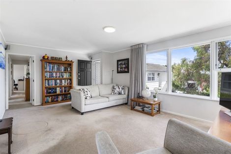 Photo of property in 2/34a Sunnynook Road, Sunnynook, Auckland, 0620