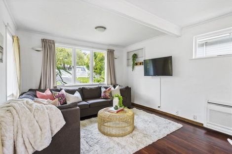 Photo of property in 16 Wylie Avenue, Sunnynook, Auckland, 0620