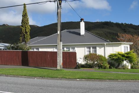 Photo of property in 96 Seddon Street, Naenae, Lower Hutt, 5011