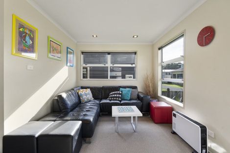 Photo of property in 68 Sixth Avenue, Urenui, 4377