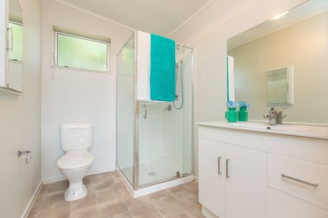 Photo of property in 18 Beihlers Road, Weymouth, Auckland, 2103