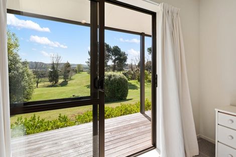 Photo of property in 72 Kinloch Road, Kinloch, Taupo, 3377