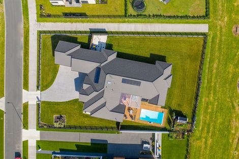 Photo of property in 19 Mike Smith Drive, Cambridge, 3434