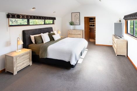 Photo of property in 33 Ruapehu Drive, Fitzherbert, Palmerston North, 4410