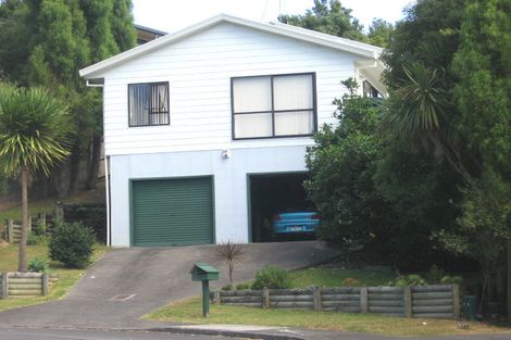 Photo of property in 17 Randal Place, Bayview, Auckland, 0629