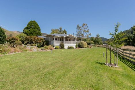 Photo of property in 808 Whitemans Valley Road, Whitemans Valley, Upper Hutt, 5371
