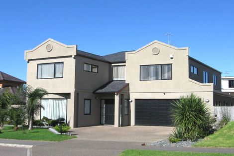 Photo of property in 21 Tollana Road, Te Atatu Peninsula, Auckland, 0610