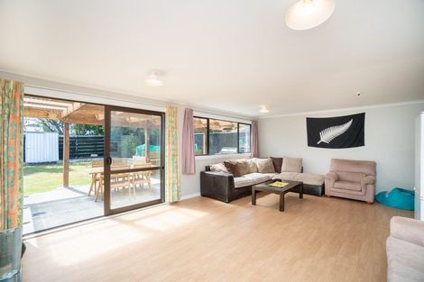Photo of property in 46 Raglan Avenue, Cloverlea, Palmerston North, 4412