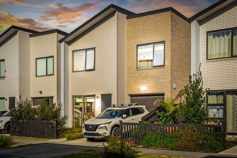 Photo of property in 6 Coast Garden Drive, Hobsonville, Auckland, 0616