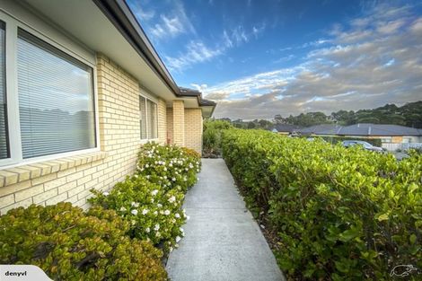 Photo of property in 30 Bradnor Meadows Drive, Swanson, Auckland, 0612