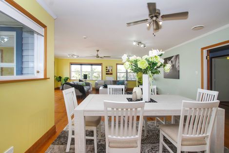 Photo of property in 24 Howard Road, Northcote, Auckland, 0627