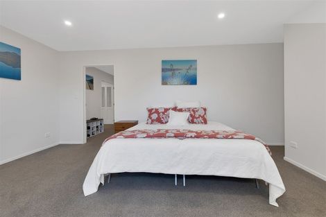 Photo of property in 66 Queens Avenue, Waikuku Beach, 7402