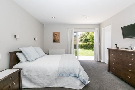 Photo of property in 82 Rochfort Road, Havelock North, 4130