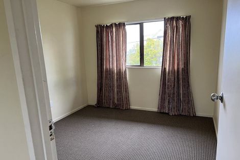 Photo of property in 2/17 Park Road, Glenfield, Auckland, 0629