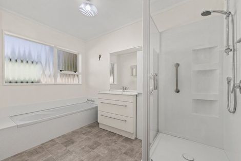 Photo of property in 12 Manly Garden, Paraparaumu Beach, Paraparaumu, 5032