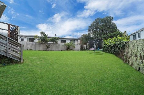 Photo of property in 11 Miro Street, New Lynn, Auckland, 0600