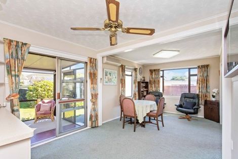 Photo of property in 15 Emlyn Place, Avondale, Christchurch, 8061