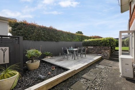 Photo of property in 60 Evelyn Road, Cockle Bay, Auckland, 2014