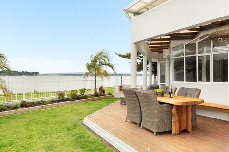 Photo of property in 18 Beach Grove, Omokoroa, 3114