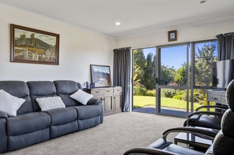 Photo of property in 44 Lakeridge Close, Rangatira Park, Taupo, 3330