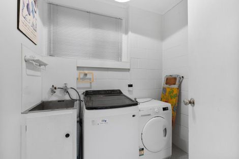 Photo of property in 75 Morley Street, New Plymouth, 4310