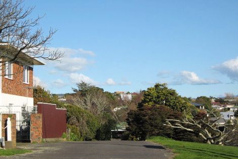Photo of property in 1/385 Devon Street West, Lynmouth, New Plymouth, 4310