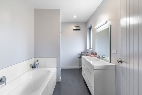 Photo of property in 25 Northside Drive, Waikiwi, Invercargill, 9810