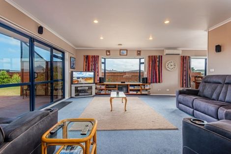 Photo of property in 32 Andrews Street, Foxton Beach, Foxton, 4815