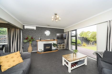 Photo of property in 2 Pukatea Place, Milson, Palmerston North, 4414