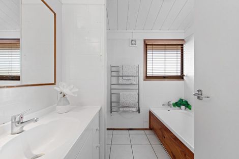 Photo of property in 14 Petrie Street, Pomare, Rotorua, 3015