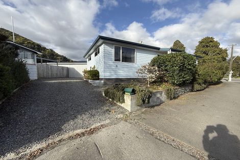 Photo of property in 41 Devon Street, Picton, 7220