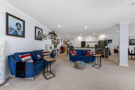Photo of property in 1c Queen Street, New Plymouth, 4310