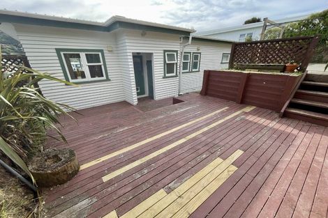 Photo of property in 46 Hinau Street, Tawa, Wellington, 5028