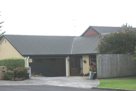 Photo of property in 15 Splendour Close, Henderson, Auckland, 0610