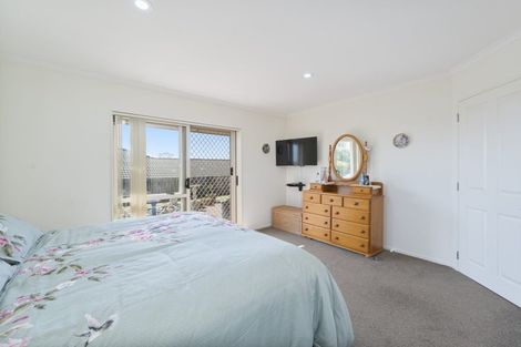 Photo of property in 4 Sandhurst Rise, Henderson, Auckland, 0612