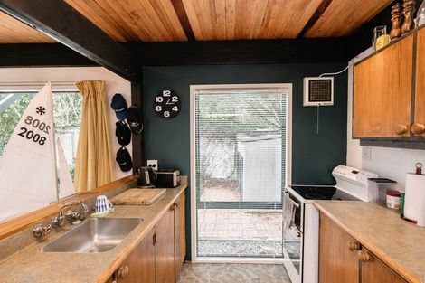 Photo of property in 2a Pitoitoi Road, Days Bay, Lower Hutt, 5013