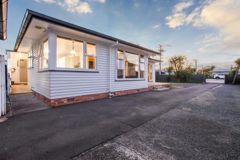 Photo of property in 84 Matipo Road, Te Atatu Peninsula, Auckland, 0610