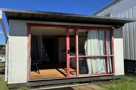 Photo of property in 22 Vina Place, Massey, Auckland, 0614