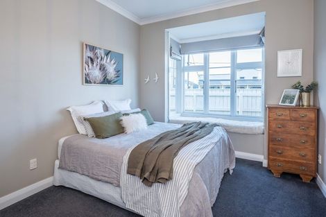 Photo of property in 90 Onepu Road, Lyall Bay, Wellington, 6022