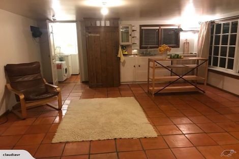 Photo of property in 64 Sandwich Road, Beckenham, Christchurch, 8023