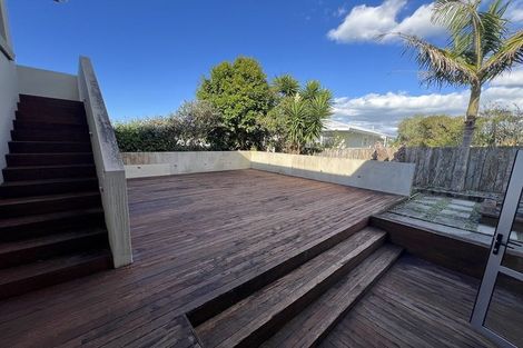 Photo of property in 2/167 Coronation Road, Hillcrest, Auckland, 0627