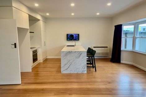 Photo of property in 7 Straven Road, Riccarton, Christchurch, 8011