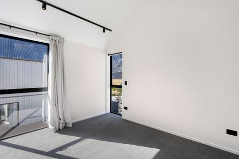 Photo of property in 39 Casterway Crescent, Jacks Point, 9371